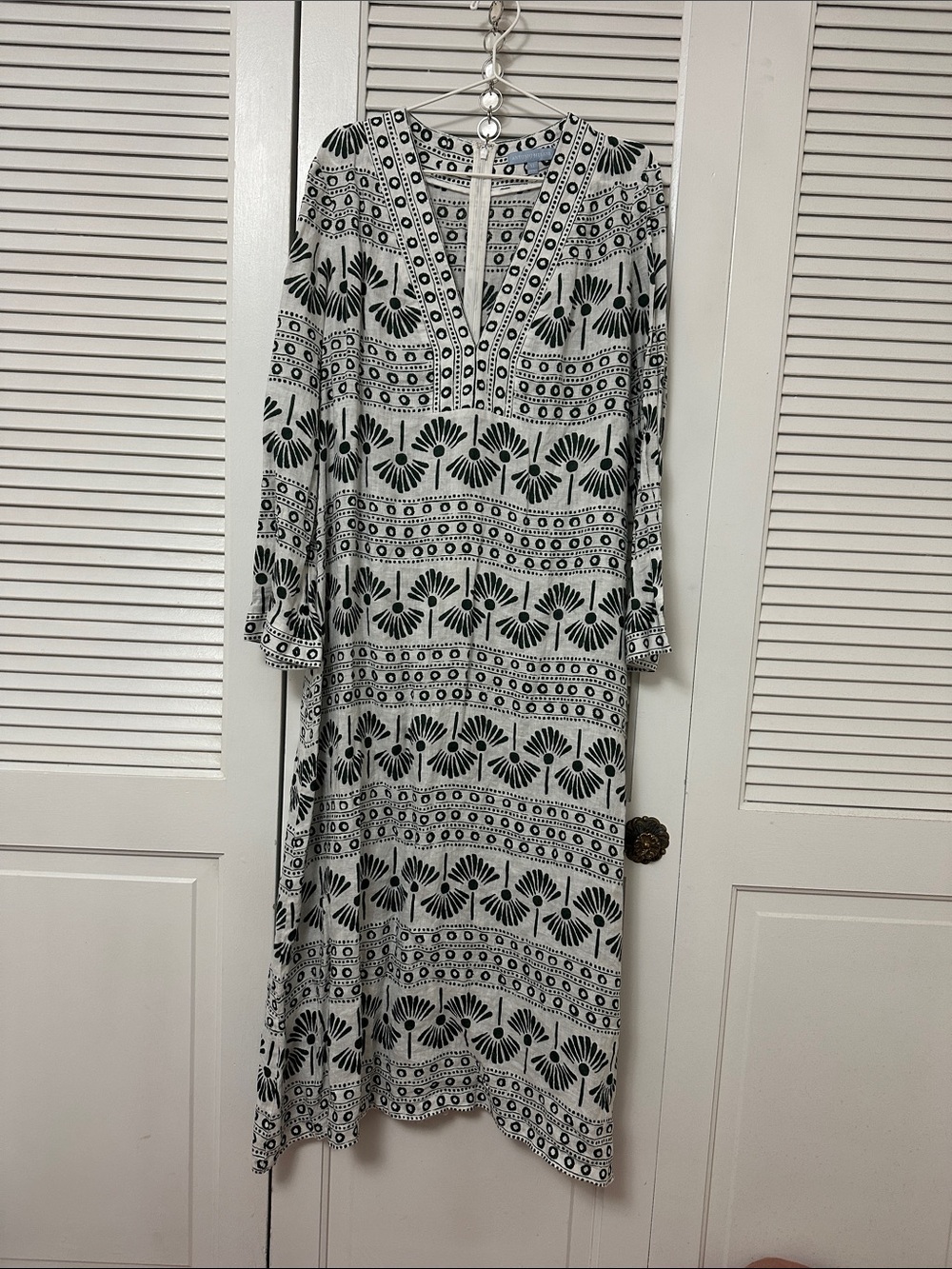 ANTONIO MELANI White and Green Printed Long-Sleeve V-Neck Dress